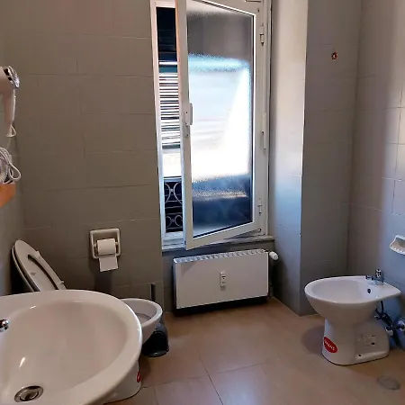 Serra E Gæstehus Genova